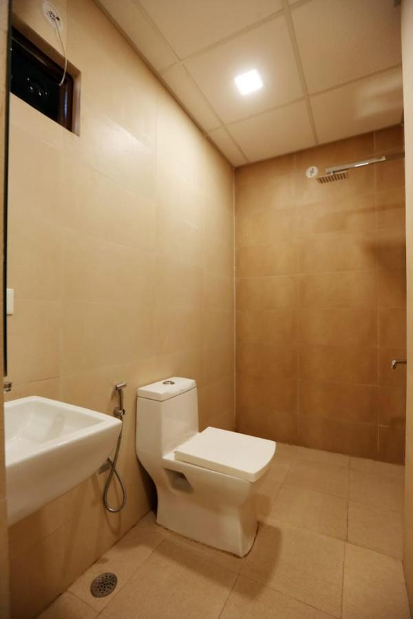 Hotel Ark Wood New Delhi Exteriör bild