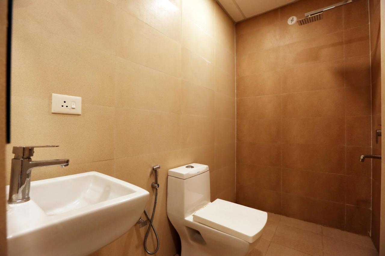 Hotel Ark Wood New Delhi Exteriör bild