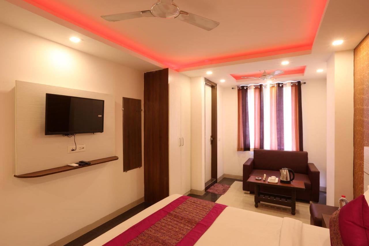 Hotel Ark Wood New Delhi Exteriör bild